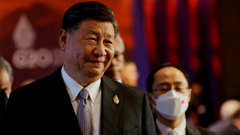 El presidente de China, Xi Jinping, asiste a una sesión durante la Cumbre de Líderes del G20, en Nusa Dua, Bali, Indonesia, el 16 de noviembre de 2022.