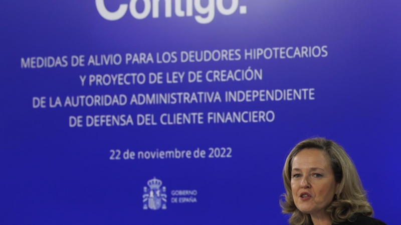 La vicepresidenta primera y ministra de Asuntos Económico, Nadia Calviño, durante la rueda de prensa posterior al Consejo de Ministros, en el  Palacio de la Moncloa, en Madrid. EFE/Sergio Pérez