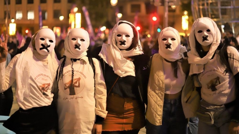 Un grupo de mujeres, durante la manifestación principal de este 25N en Madrid.