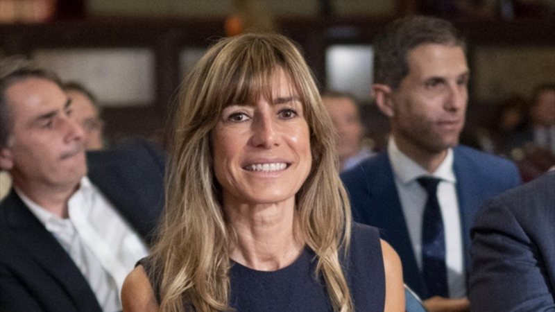 La mujer del presidente del Gobierno de España, Begoña Gómez, durante la presentación del proyecto ‘Los Carteles de la Guerra’, en el Ateneo de Madrid, a 1 de julio de 2022, en Madrid (España).