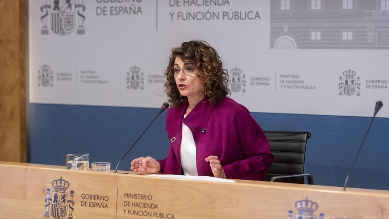 La ministra de Hacienda y Función Pública, María Jesús Montero, en una rueda de prensa en la sede de su Departamento. E.P./Alberto Ortega