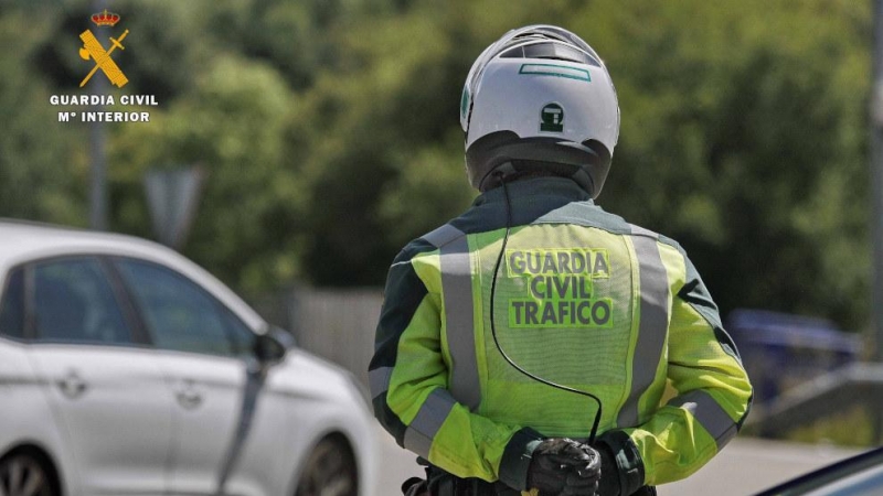 60 denuncias a conductores y pasajeros en un dispositivo de la Guardia Civil en el acceso a Castro
