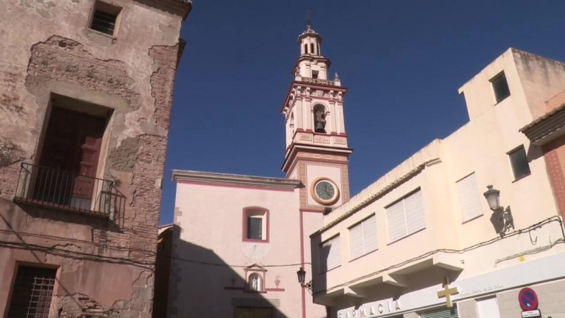 Fotograma de video de la fachada de la iglesia de Albalat