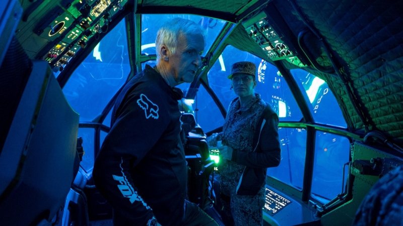 James Cameron, durante el rodaje de 'Avatar, el sentido del agua'.