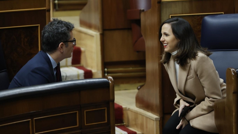 La ministra de Derechos Socialies, Ione Belarra, y el ministro de Presidencia, Félix Bolaños, durante la sesión de control del Gobierno en el Congreso en Madrid. EFE/ Mariscal