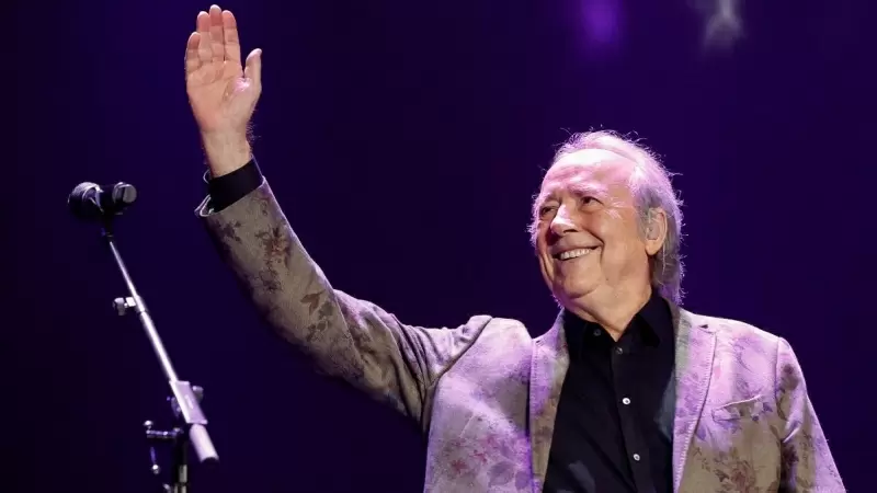 23/12/2022 El cantautor Joan Manuel Serrat, durante su último concierto antes de su retirada de la música, en el Palau de Sant Jordi, en Barcelona