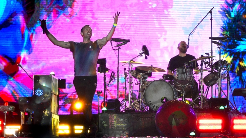 El cantante Chris Martin y el baterista Will Champion durante un concierto de Coldplay en Río de Janeiro, a 11 de septiembre de 2022.