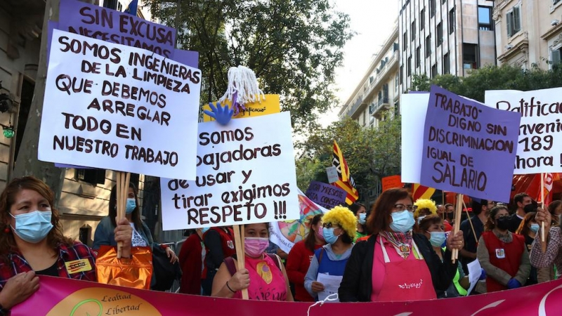10/2021 - Imatge d'arxiu d'una manifestació de les treballadores de la llar a Barcelona de l'octubre del 2021.