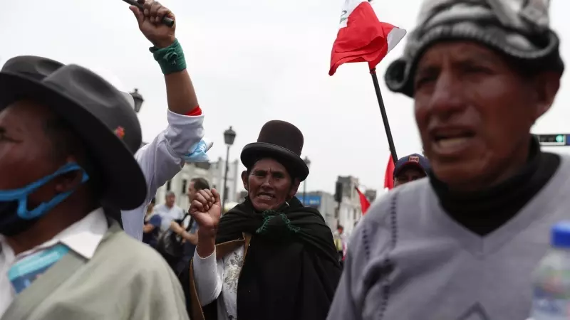 Las mujeres peruanas participan en la ‘toma de Lima’, una gran marcha nacional en la que exigen la renuncia de la presidenta Dina Boluarte y el cierre del Congreso, así como la convocatoria a elecciones generales para este año y a una asamblea constituyen