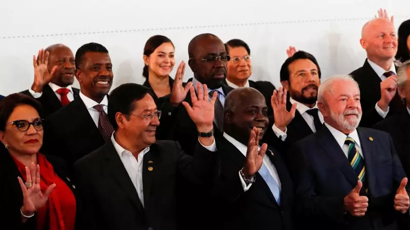 Líderes de los Estados de América Latina y el Caribe posan para una foto familiar durante la VII Cumbre de Jefes de Estado y de Gobierno de la Comunidad de Estados Latinoamericanos y Caribeños (CELAC) en Buenos Aires