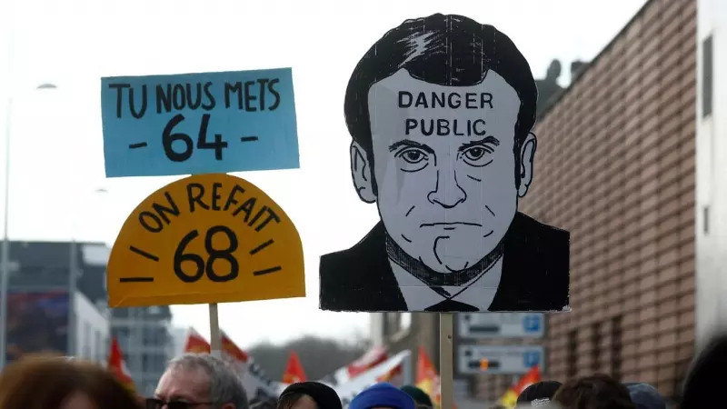Una caricatura del presidente francés, Emmanuel Macron, durante una protesta contra la reforma de las pensiones en Saint-Nazaire, a 31 de enero de 2023.