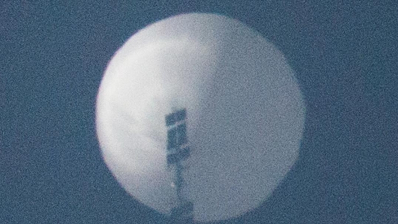 Captura de vídeo del globo aerostático espía que sobrevolaba Estados Unidos.
