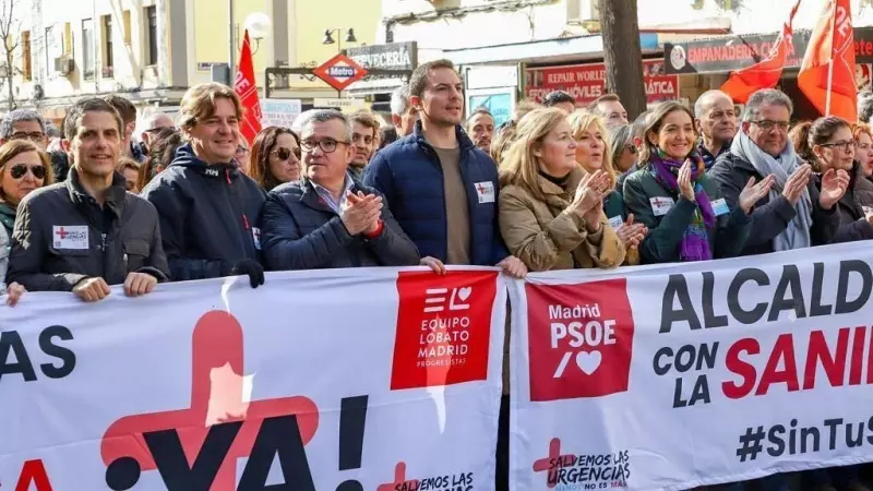 Dirigentes del PSOE en la manifestación por la sanidad pública en Madrid.