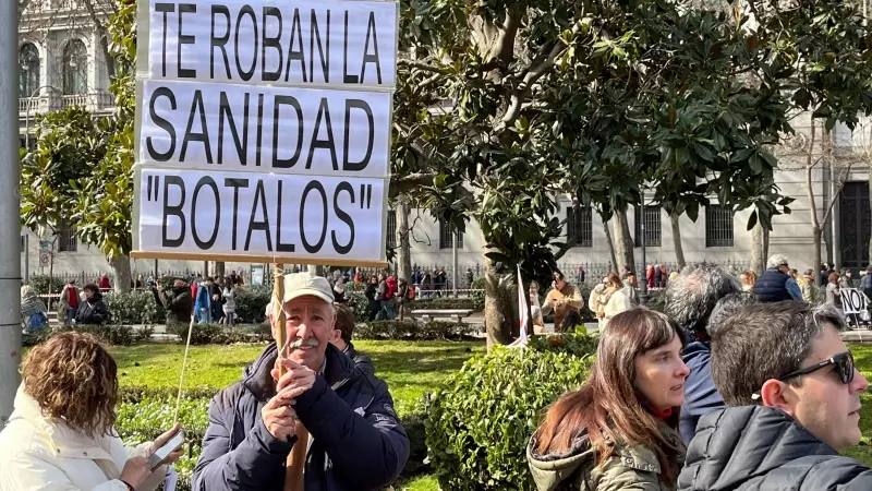 Multitudinaria manifestación en la ciudad de Madrid por la sanidad pública.