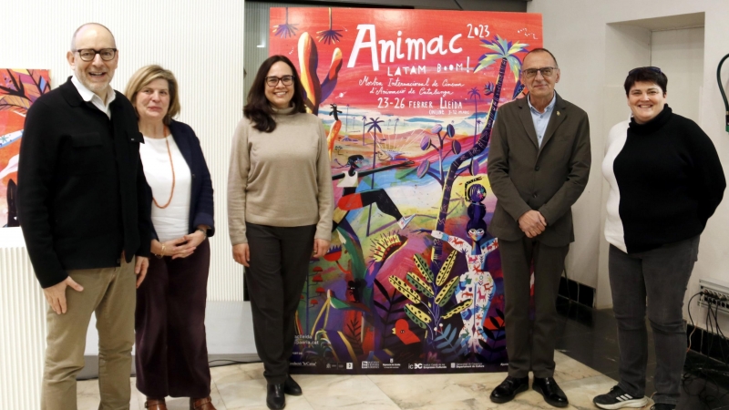 Les autoritats que han presentat l'Animac, amb el cartell promocional d'enguay