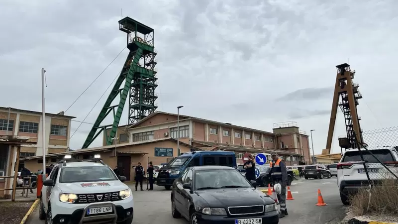 9-3-2023 Mossos i equips d'emergències a la mina de Súria in s'ha produït l'accident que ha deixat tres persones mortes