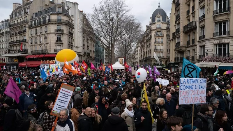 09/03/2023. Manifestación en contra de la reforma de las pensiones de Macron, a 8 de marzo de 2023, en París.