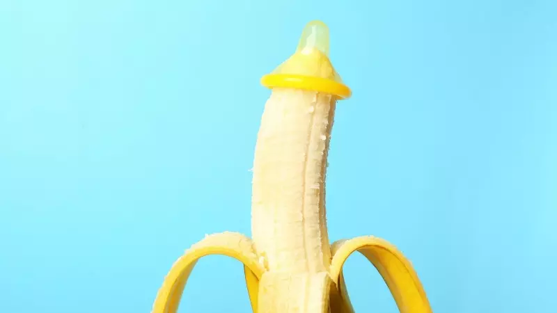 Plátano con un condón (archivo).