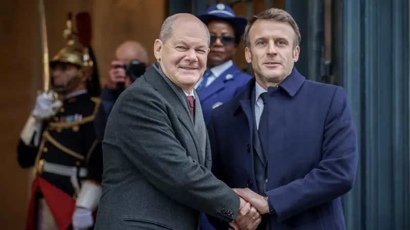 Imagen de Olaf Scholz, primer ministro de Alemania, junto a Emmanuel Macron, presidente de Francia, en enero de 2023.