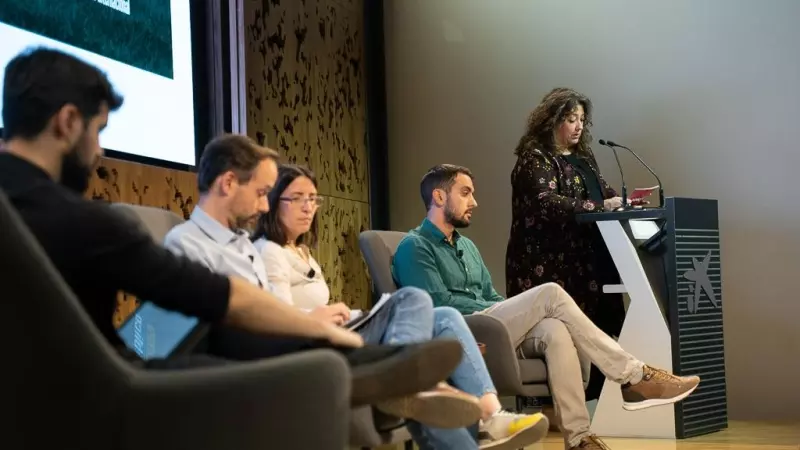 Virginia Pérez Alonso, directora de 'Público', interviene durante el acto sobre el futuro del hidrógeno verde que ha organizado el diario en el CaixaForum Madrid.