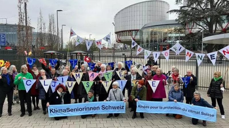 Miles de ancianas suizas y activistas de Greenpeace se congregan ante el Tribunal Europeo de Derechos Humanos de Estrasburgo
