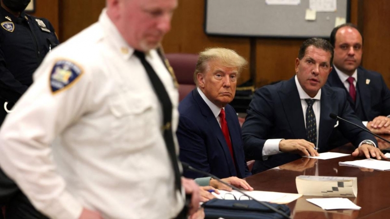 El expresidente estadounidense Donald Trump comparece ante el Tribunal Penal de Manhattan en Nueva York el 4 de abril de 2023.
