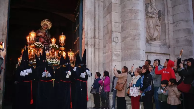 05/04/2023. Procesión del Encuentro de la Santísima Virgen con su hijo en la Calle de la Amargura, a 4 de abril de 2023, en Valladolid.
