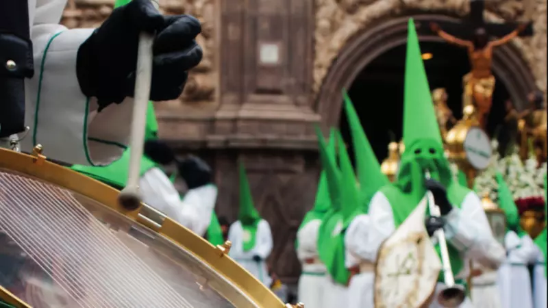 05/04/2023. Los tambores son uno de los ingredientes habituales de las procesiones de Semana Santa en numerosas ciudades españolas, a 8 de abril de 2022.