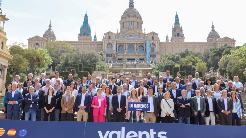 Els caps de llista de la majoria de municipis on es presentarà Valents en un acte a Barcelona.