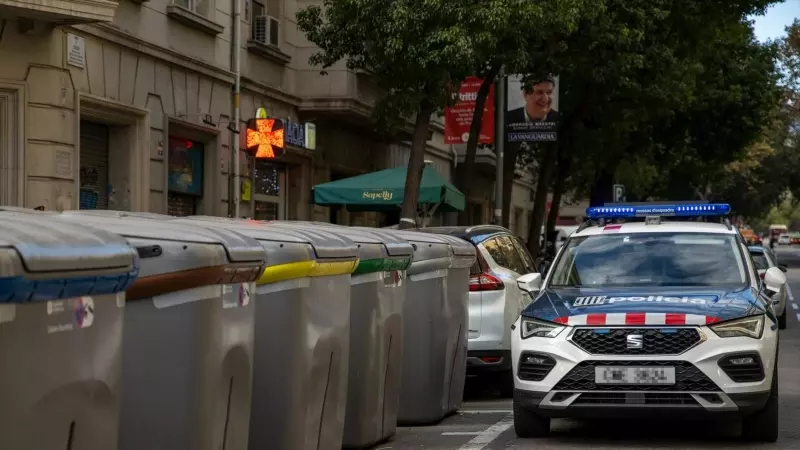 Un coche de policía en la zona centro de Barcelona, a 29 de noviembre de 2022, en Barcelona, Catalunya