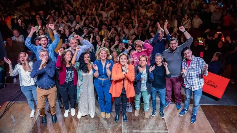 11/05/2023 - Els candidats de Barcelona en Comú en l'acte d'inici de campanya, amb Colau al centre.