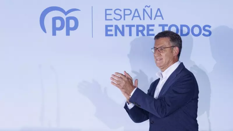 Alberto Núñez Feijóo celebra la victoria del partido en la sede nacional del PP, a 28 de mayo de 2023, en Madrid.