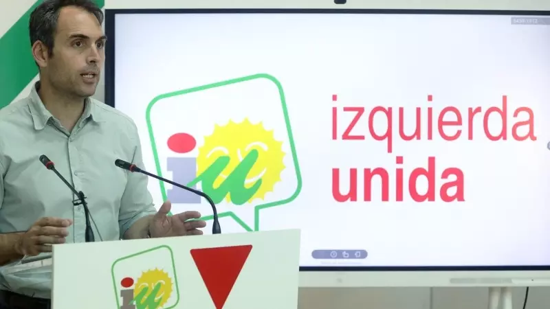 El coordinador general de IU Andalucía, Toni Valero, en la sede de IU a 29 de mayo de 2023, en Málaga (Andalucía, España).