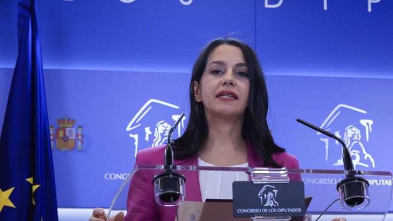 La portavoz de Ciudadanos en el Congreso, Inés Arrimadas, durante la rueda de prensa ofrecida en el Congreso para anunciar que deja la política este 1 de junio de 2023.