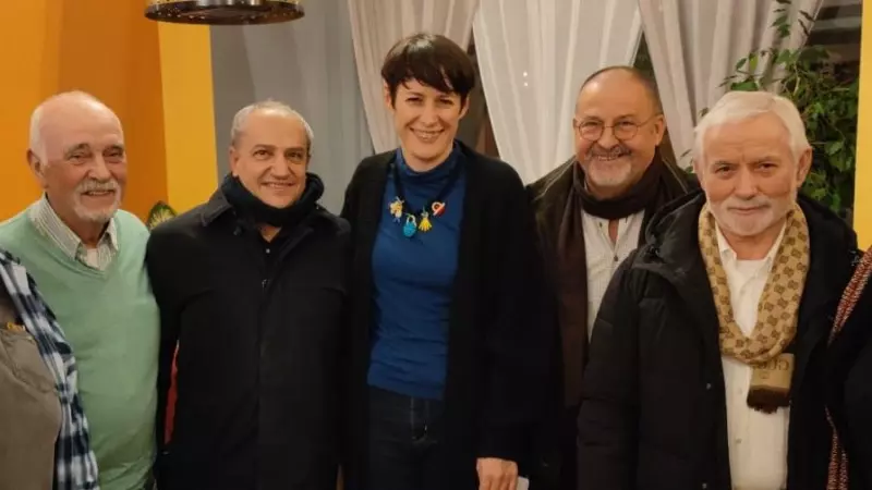 12/6/23 Alfonso Gómez Cruz, en el centro, con Ana Pontón, a su derecha, y Ana Miranda, a la derecha, en un encuentro en Ginebra.