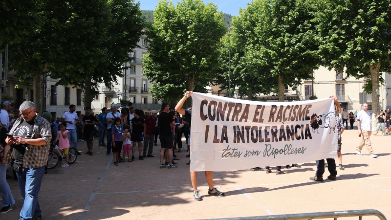 Pancarta de la protesta a Ripoll contra Orriols