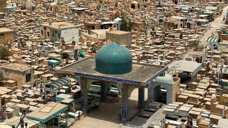 El cementerio más grande del mundo. Todos los musulmanes chiíes quieren ser enterrados allí, junto al imán Ali, en Nayaf (Irak).