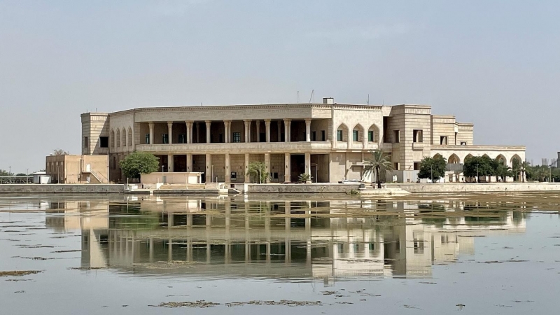 La Universidad Americana de Irak-Bagdad, un campus que ocupa el antiguo palacio de Sadam Husein