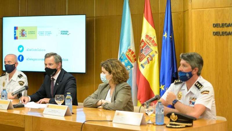 El jefe superior de Policía de Galicia, José Luis Balseiro; el delegado del Gobierno en Galicia, José Miñones; la subdelegada del Gobierno en A Coruña, María Rivas; el comisario jefe de la brigada provincial de la policía judicial de la Jefatura Superior