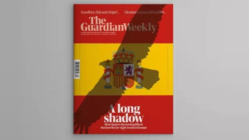 Portada de la edición semanal de 'The Guardian' donde analiza el freno a la ultraderecha y la sombra del franquismo en España.