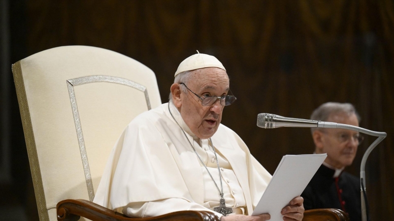 El Papa Francisco habla en la Capilla Sixtina