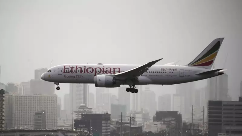 Fotografía de archivo de un avión de Ethiopian Airlines en Manila.