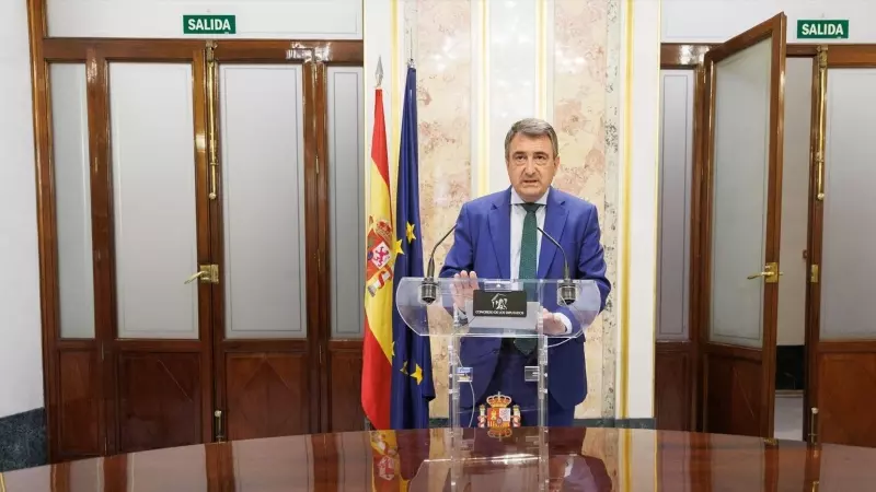 El portavoz del PNV en el Congreso, Aitor Esteban, durante la Sesión Constitutiva de la XV Legislatura en el Congreso de los Diputados, a 17 de agosto de 2023, en Madrid