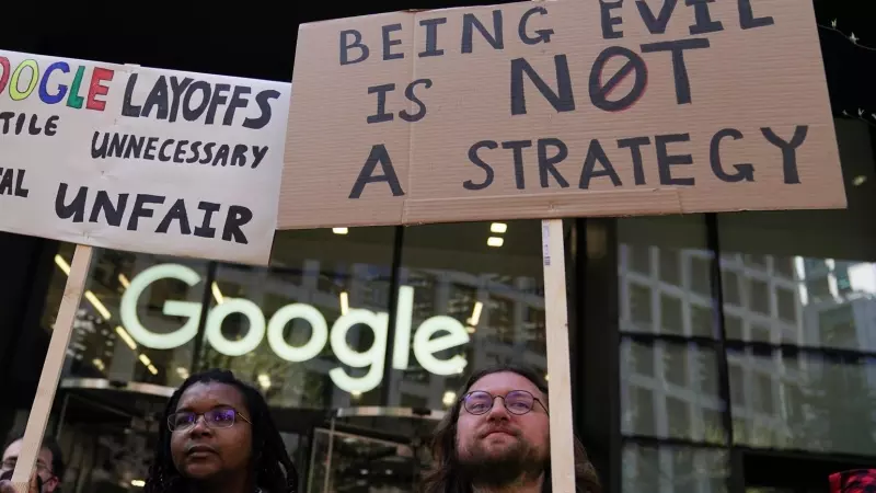 Protesta de trabajadores contra Google en Londres.