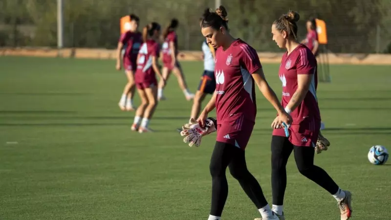 La jugadora Misa Rodríguez durante un entrenamiento, a 20 de septiembre de 2023, en Oliva, en Alacant.
