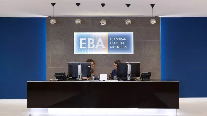 Ellogo de la Autoridad Bancaria Europea (EBA, por sus siglas en inglés), en sus oficinas en París.