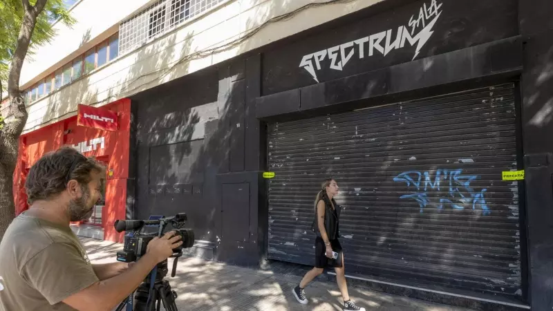 6/10/23 Fachada de la sala Spectrum precintada por el Ayuntamiento de Murcia este viernes 6 de octubre.