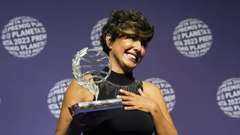 La periodista y escritora Sonsoles Ónega ha ganado esta noche el 72º Premio Planeta, dotado con un millón de euros, con la novela 'Las hijas de la criada'.