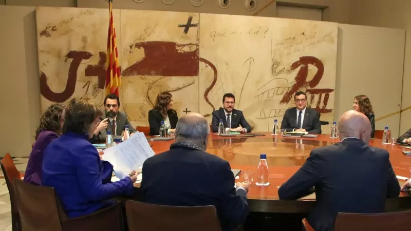 Reunió extraordinària del Govern per abordar els primers passos del compliment dels acords amb el PSOE per la investidura de Sánchez.