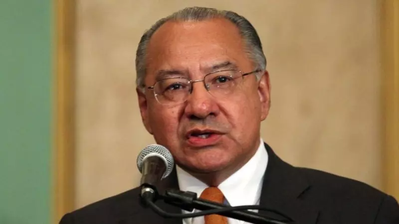 El exdiplomático Manuel Rocha en una rueda de prensa en Santo Domingo, República Dominicana, a 8 de mayo de 2013.